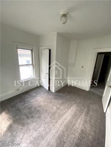 1383 Curtis Street Akron OH 44301