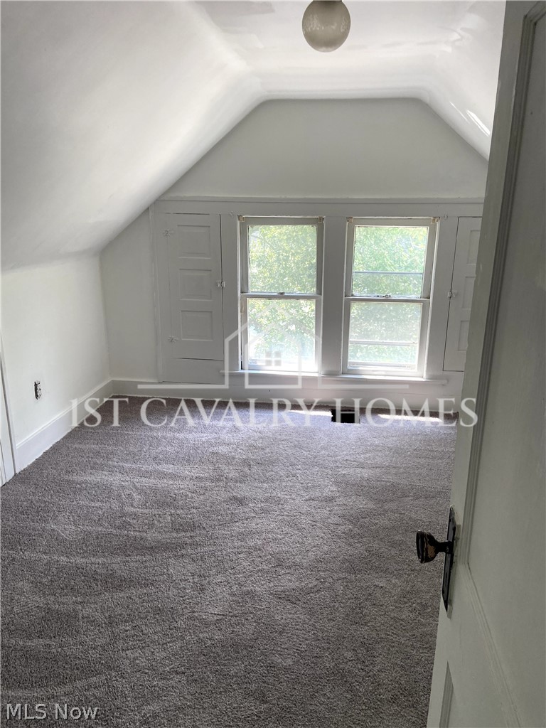 1383 Curtis Street Akron OH 44301