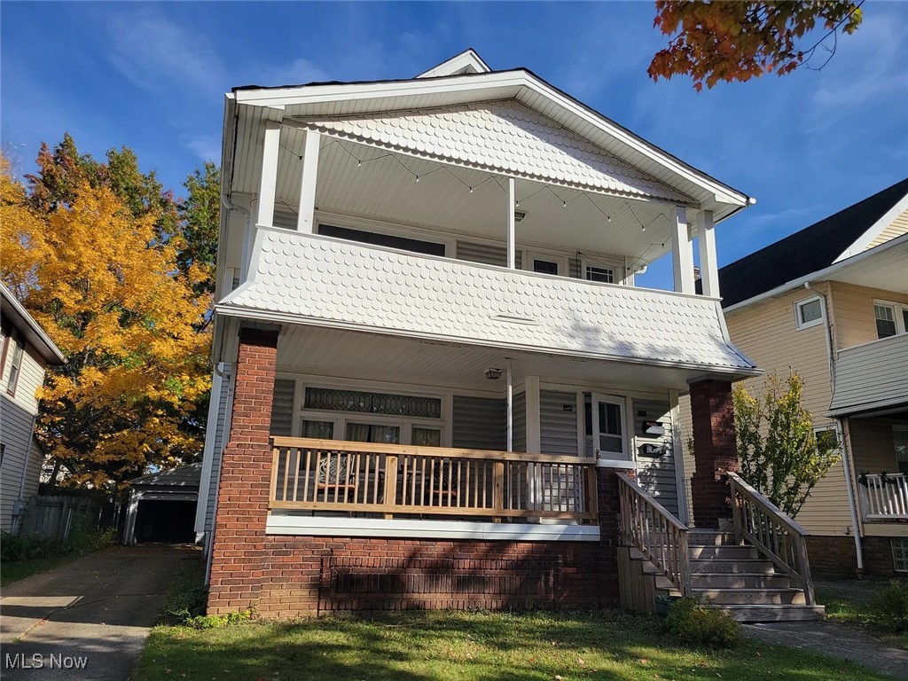 2215 Chesterland Avenue Lakewood OH 44107