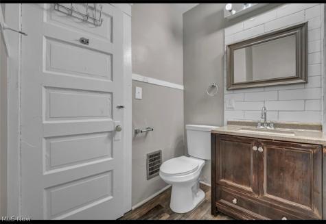 9711 Parmalee Avenue Cleveland OH 44108