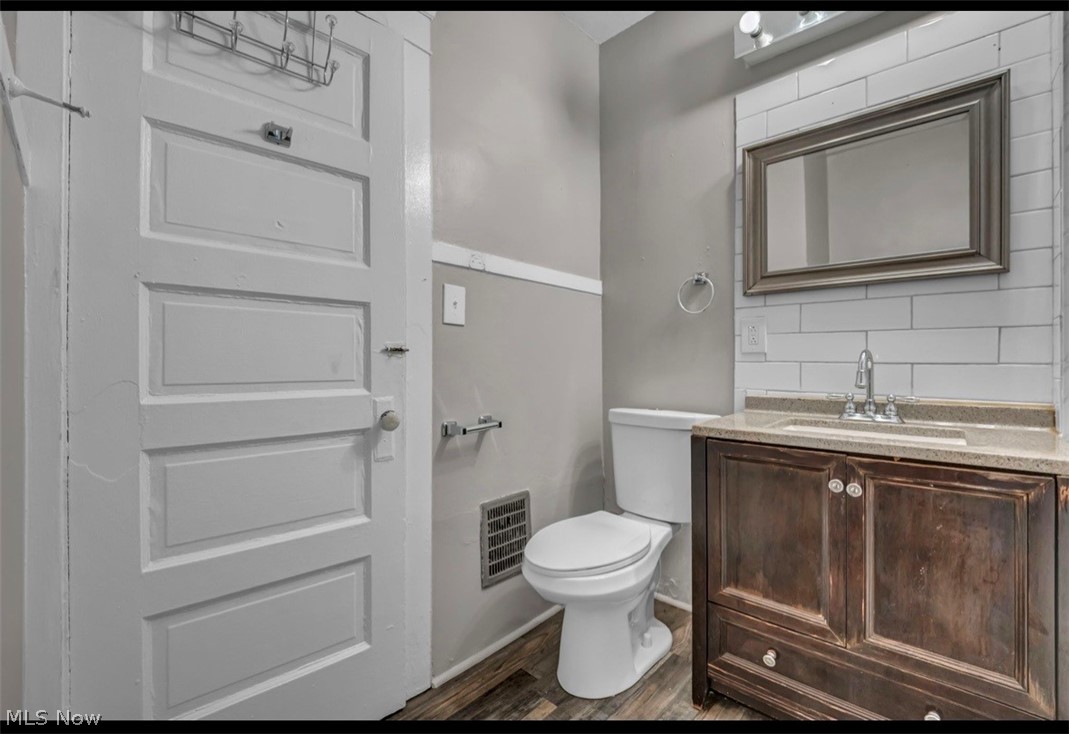 9711 Parmalee Avenue Cleveland OH 44108