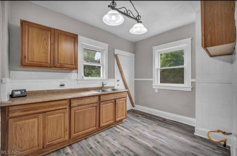 9711 Parmalee Avenue Cleveland OH 44108