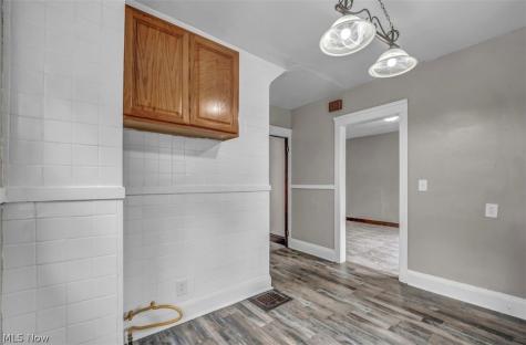 9711 Parmalee Avenue Cleveland OH 44108