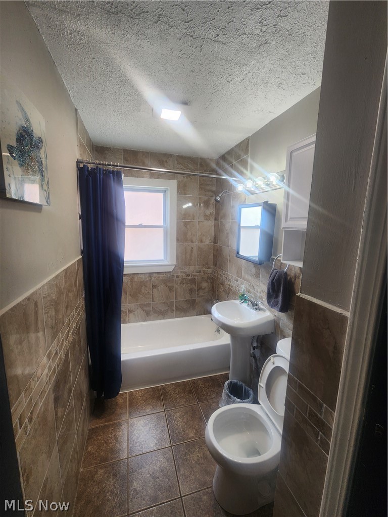 16117 Glendale Avenue Cleveland OH 44128