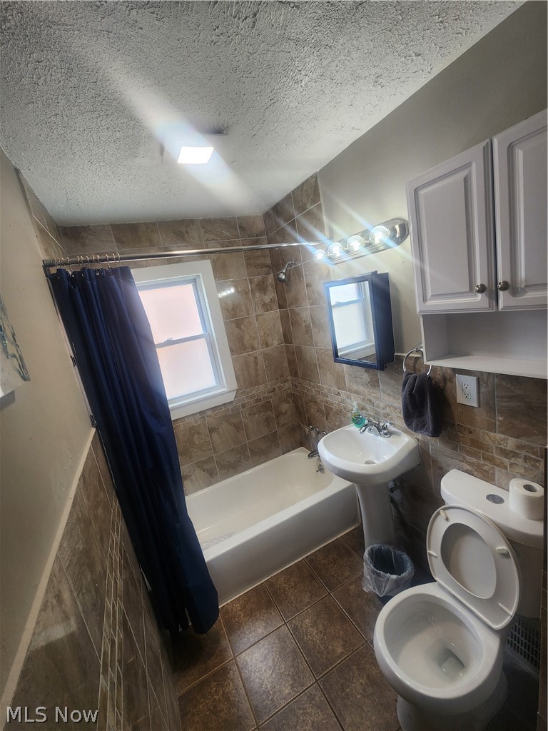 16117 Glendale Avenue Cleveland OH 44128