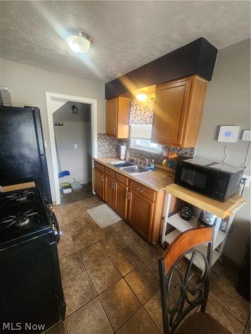 16117 Glendale Avenue Cleveland OH 44128