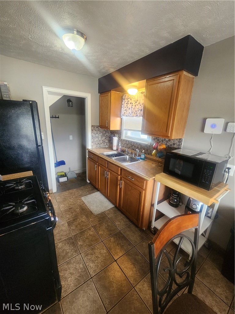 16117 Glendale Avenue Cleveland OH 44128