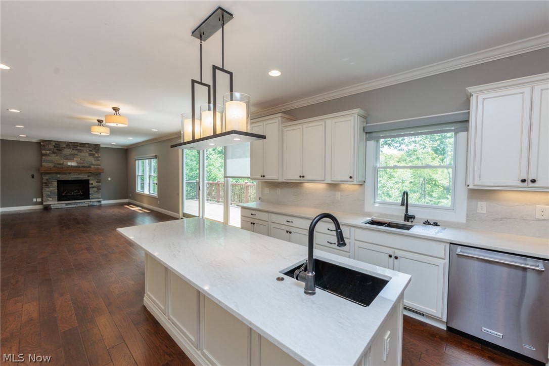 2 Creek Ridge Rocky River OH 44116