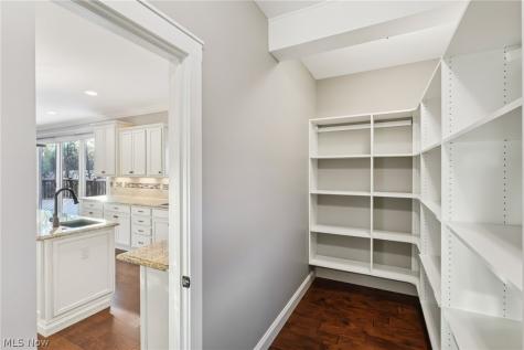 2 Creek Ridge Rocky River OH 44116