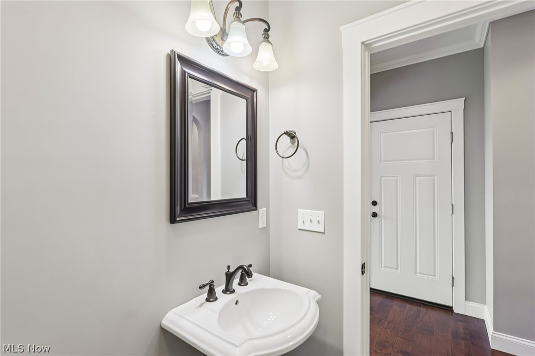 2 Creek Ridge Rocky River OH 44116