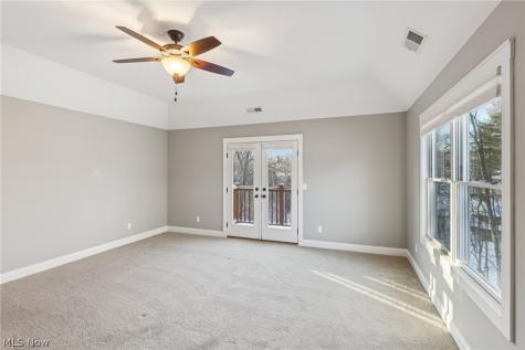 2 Creek Ridge Rocky River OH 44116