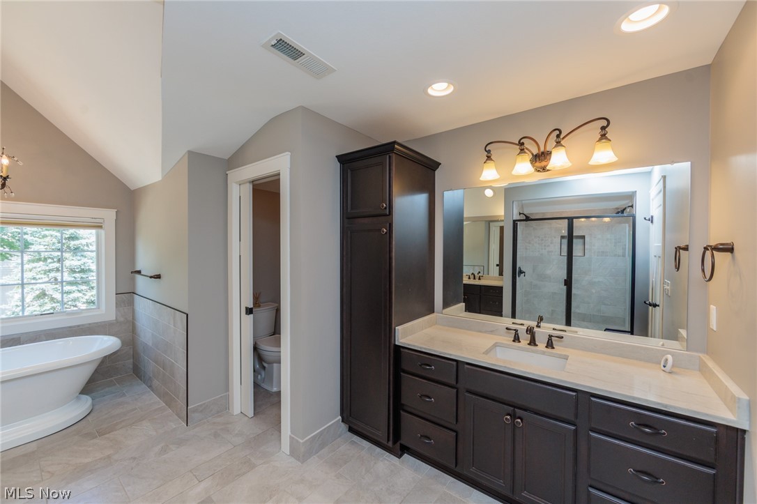 2 Creek Ridge Rocky River OH 44116