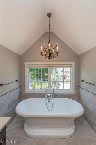 2 Creek Ridge Rocky River OH 44116
