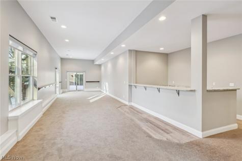 2 Creek Ridge Rocky River OH 44116