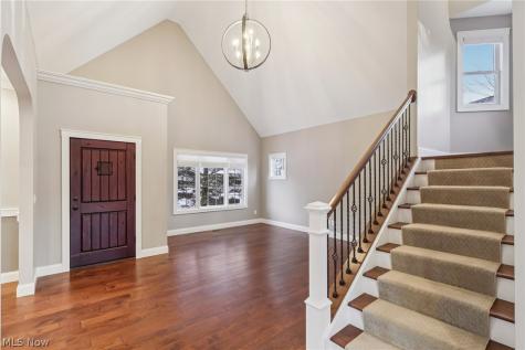2 Creek Ridge Rocky River OH 44116