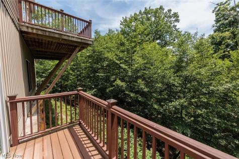 2 Creek Ridge Rocky River OH 44116