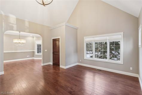 2 Creek Ridge Rocky River OH 44116