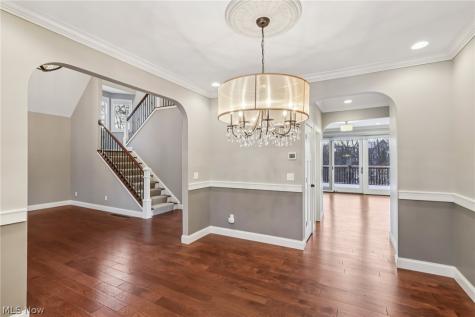 2 Creek Ridge Rocky River OH 44116
