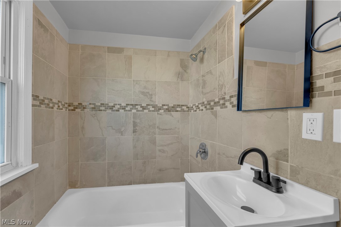5213 E 119th Street Garfield Heights OH 44125