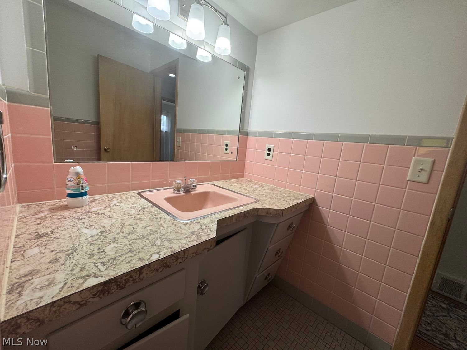 7726 York Road Parma Heights OH 44130