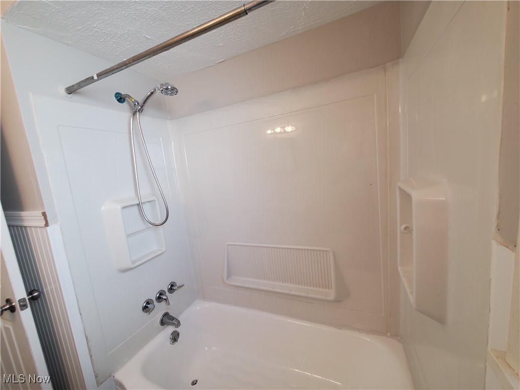 4287 E 162nd Street Cleveland OH 44128