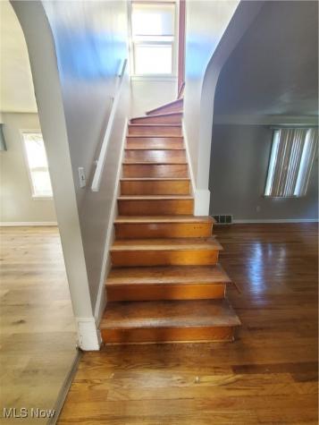 4287 E 162nd Street Cleveland OH 44128