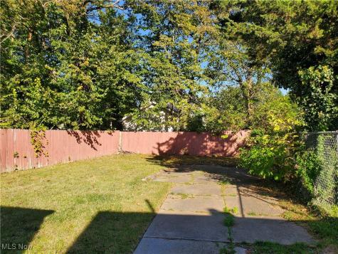 4287 E 162nd Street Cleveland OH 44128