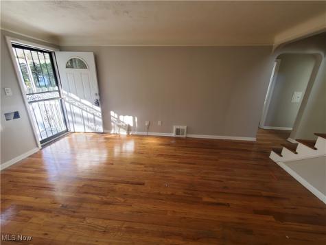 4287 E 162nd Street Cleveland OH 44128