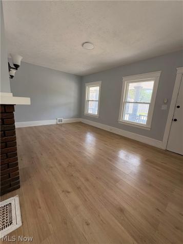 946 E 79th Street Cleveland OH 44103