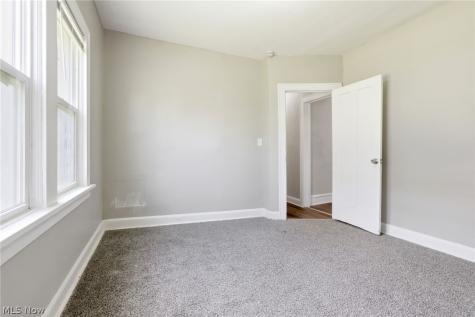 1842 Colonnade Road Cleveland OH 44112