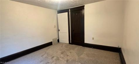 382 W Cedar Street Akron OH 44307