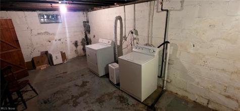 382 W Cedar Street Akron OH 44307