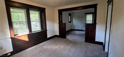 382 W Cedar Street Akron OH 44307