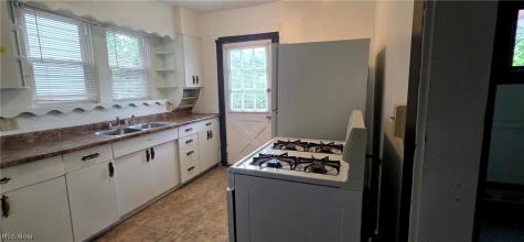 382 W Cedar Street Akron OH 44307