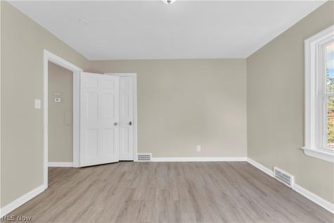 13613 Cedar Road University Heights OH 44118