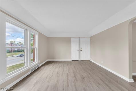 13613 Cedar Road University Heights OH 44118