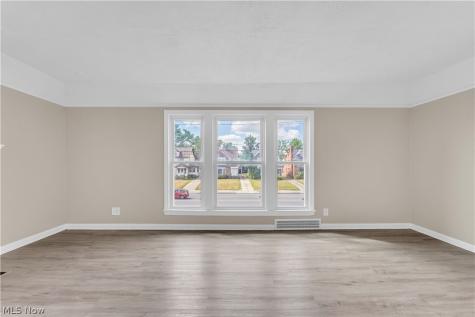 13613 Cedar Road University Heights OH 44118