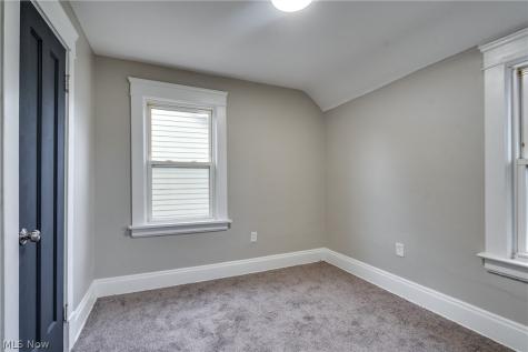 934 Royal Road Cleveland OH 44110