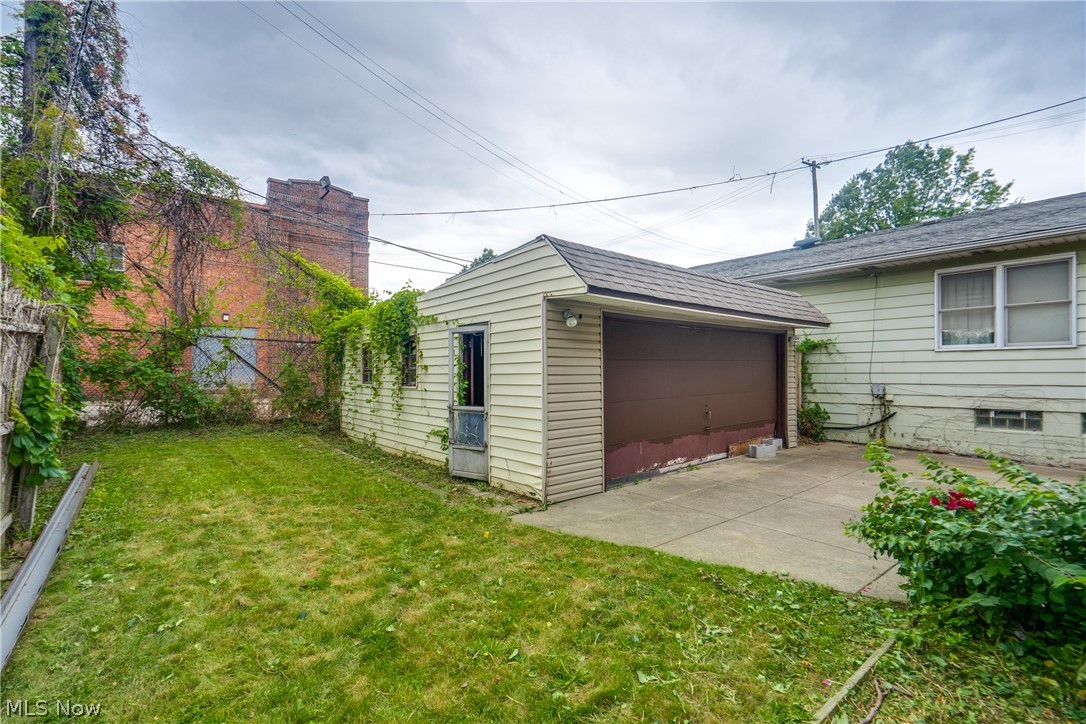 934 Royal Road Cleveland OH 44110