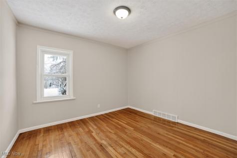4977 E 90th Street Garfield Heights OH 44125