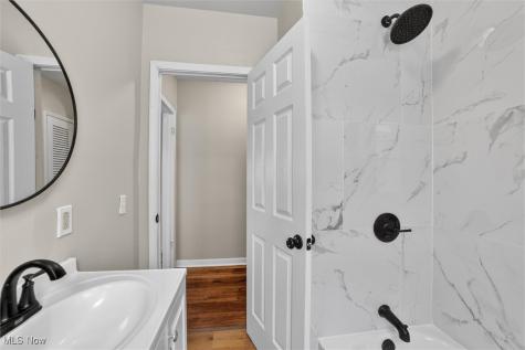 4977 E 90th Street Garfield Heights OH 44125