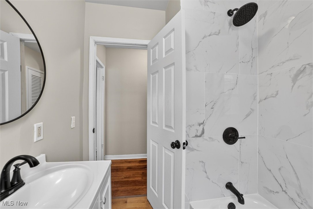 4977 E 90th Street Garfield Heights OH 44125