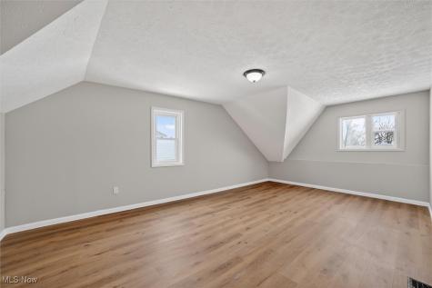 4977 E 90th Street Garfield Heights OH 44125