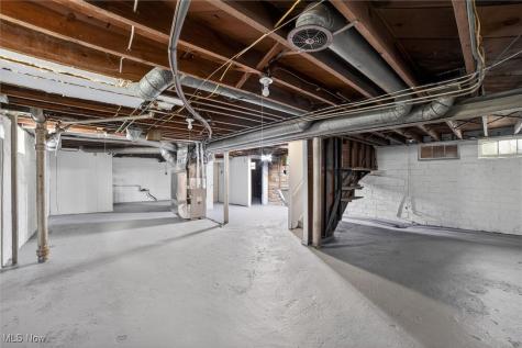 4977 E 90th Street Garfield Heights OH 44125