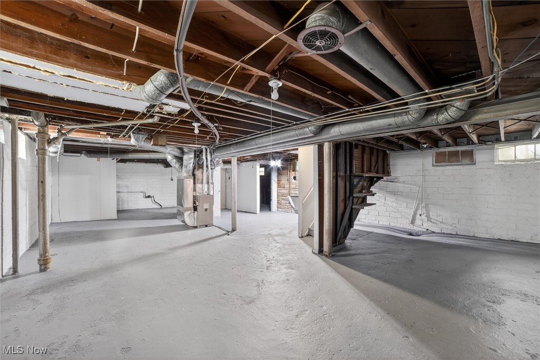 4977 E 90th Street Garfield Heights OH 44125