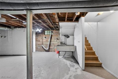 4977 E 90th Street Garfield Heights OH 44125