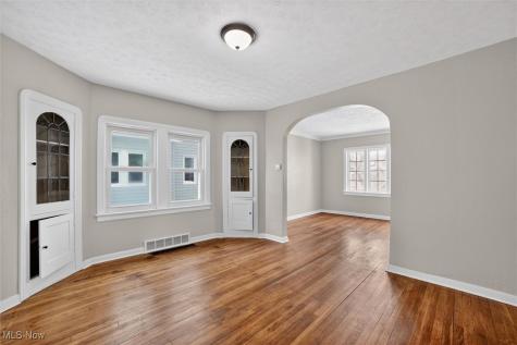 4977 E 90th Street Garfield Heights OH 44125