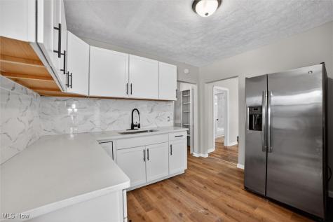 4977 E 90th Street Garfield Heights OH 44125