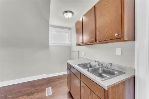 1717 Granby Avenue Cleveland OH 44109