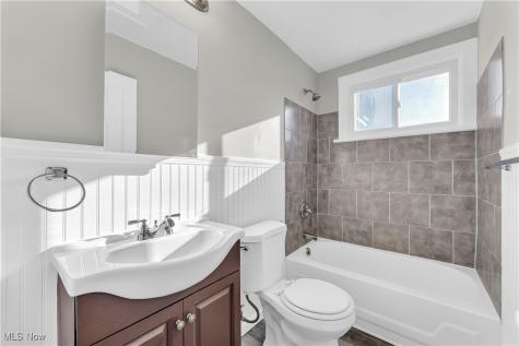 1717 Granby Avenue Cleveland OH 44109